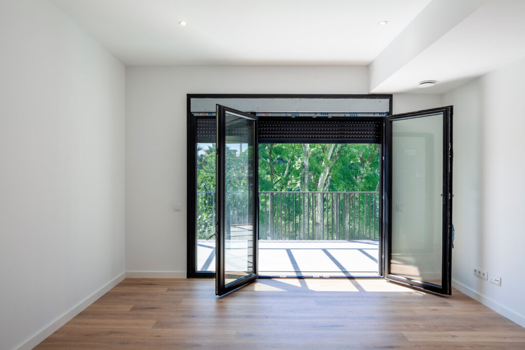 Ventanas y Puertas Abatibles